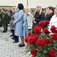 Военнослужащие 72 ОУЦ креативно поздравили педагогов подшефных учреждений образования