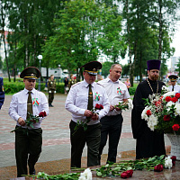 Военнослужащие 36-й дорожно-мостовой бригады приняли участие в акции «Народное возложение»