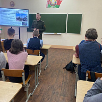 Военные связисты пришли в гости к школьникам 