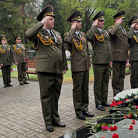 Представители военно-медицинского института в БГМУ почтили память героев-освободителей Минска