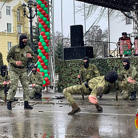 Борисов отметил День защитников Отечества и Вооруженных Сил