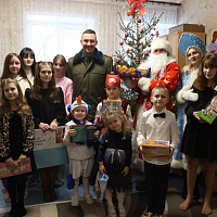 Военнослужащие поздравили воспитанников Кобринской детской деревни 