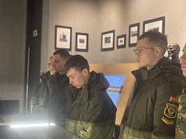 Гвардейцы почтили память погибших