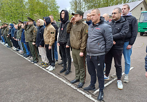 Торжественная отправка новобранцев в войска в Гродненском гарнизоне
