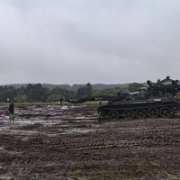 Вождение военной инженерной техники