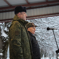 «Служите достойно!»