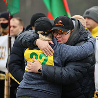 И пером и топором!