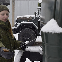 Выполняя профессиональные обязанности