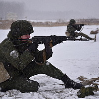 Занятия по огневой подготовке с военнослужащими 48-го отдельного батальона радиоэлектронной борьбы