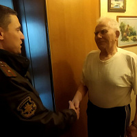 Поздравили с наступающими праздниками 