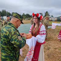 Торжественная встреча участников учения на полигоне Лепельский