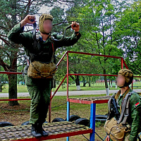 Подготовка военнослужащих 5-й отдельной бригады специального назначения к совершению прыжков с парашютом