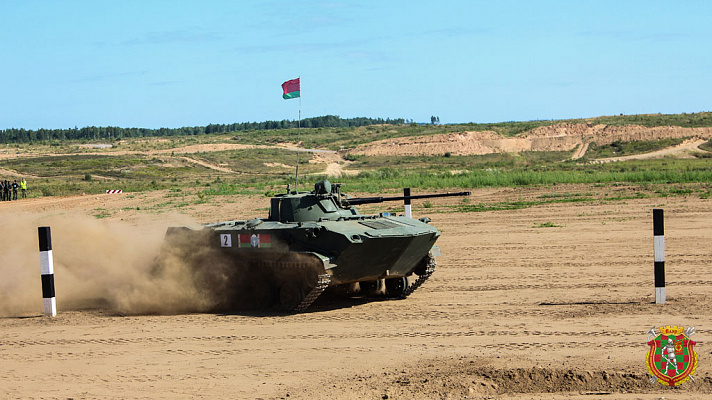 Крылатая гвардия идёт вперёд