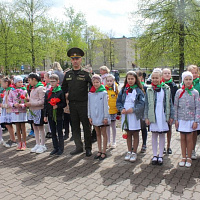 Военнослужащие 60-го отдельного полка связи приняли участие в торжественном приеме в пионеры
