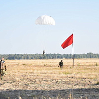 Брестские десантники выполнили прыжки в ходе плановых занятий по боевой подготовке