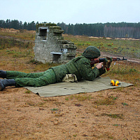 Занятия по огневой подготовке с военнослужащими из числа нового пополнения