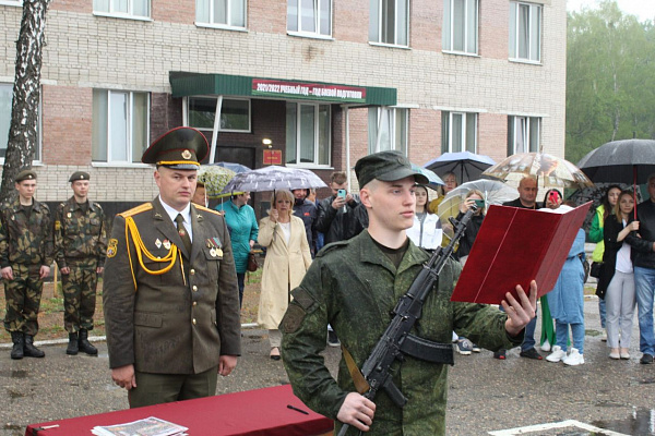 Присягнули на верность народу 