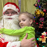 Военнослужащие 60 опс поздравили с Новым годом воспитанников Борисовского специализированного дома ребенка