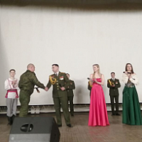 Песня служить помогает