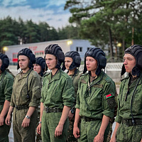 Гвардейцы совершили марш