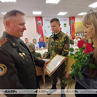 Торжественно проводили в запас