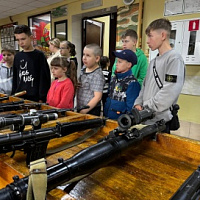 Военные автомобилисты принимают гостей