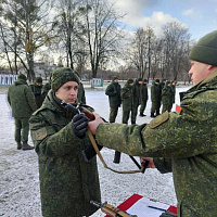 Вручили боевое оружие
