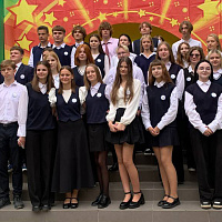 Военнослужащие 50 саб и 49 ртбр поздравили школьников с Днём знаний