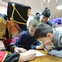 Подарить улыбки детям