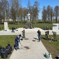 Связисты 62 ЦУС приняли участие в благоустройстве братских могил и захоронений Смолевичского района