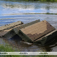 Военнослужащие 188 ибр навели понтонный мост через реку Днепр