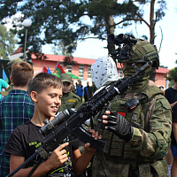 Военнослужащие 5-й отдельной бригады специального назначения ярко встретили свой профессиональный праздник