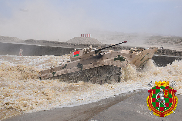 Тест-драйв в пустыне Такла-Макан