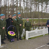 Участники творческого патриотического марафона «Цветы Великой Победы» посетили агрогородок Хотыничи