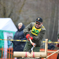 И пером и топором!
