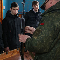 Военнослужащие 65 автбр провели урок мужества для школьников