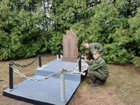 Трудятся зенитчики