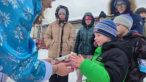 Витебские десантники поздравили детей с праздниками