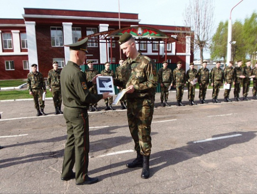 Парни возвращаются домой