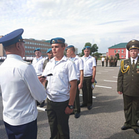 В Витебске в эти минуты широко празднуют День десантников и сил специальных операций
