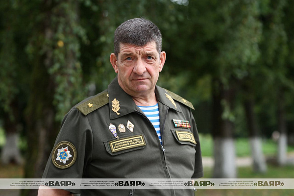 Генерал-майор Вадим Денисенко провел приём ветеранов ВДВ и ССО нашей страны