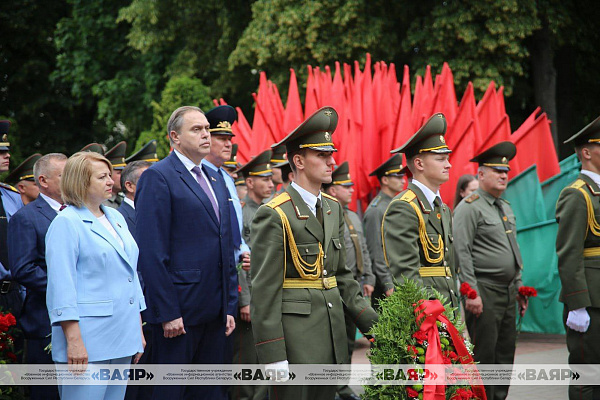 Это нужно живым…