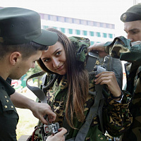 Примерь форму в сквере Мулявина
