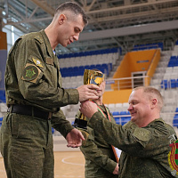 И в спорте служат примером