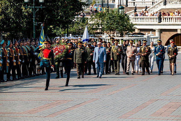 Участники фестиваля «Спасская башня» почтили память погибших воинов