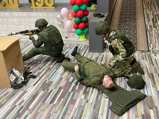 Представители военно-медицинского института в БГМУ посетили школу в Минске