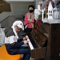 Рождественская сказка цвета хаки