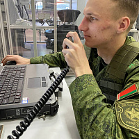Практические занятия на технике связи с курсантами Военной академии