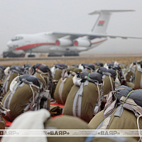 Военнослужащие 5-й отдельной бригады специального назначения десантировались из военно-транспортного самолёта Ил-76МД