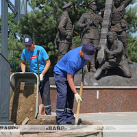 Завершаются монтажные работы по установке памятника, посвященного советским пограничникам